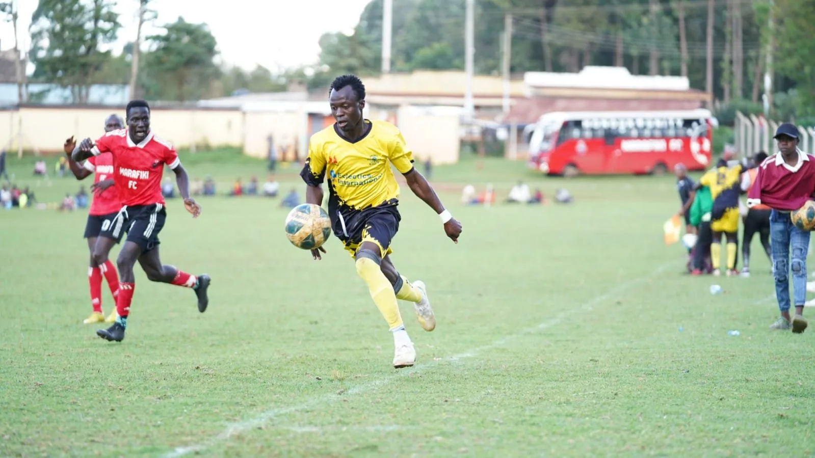 Kibra United: on the ball.