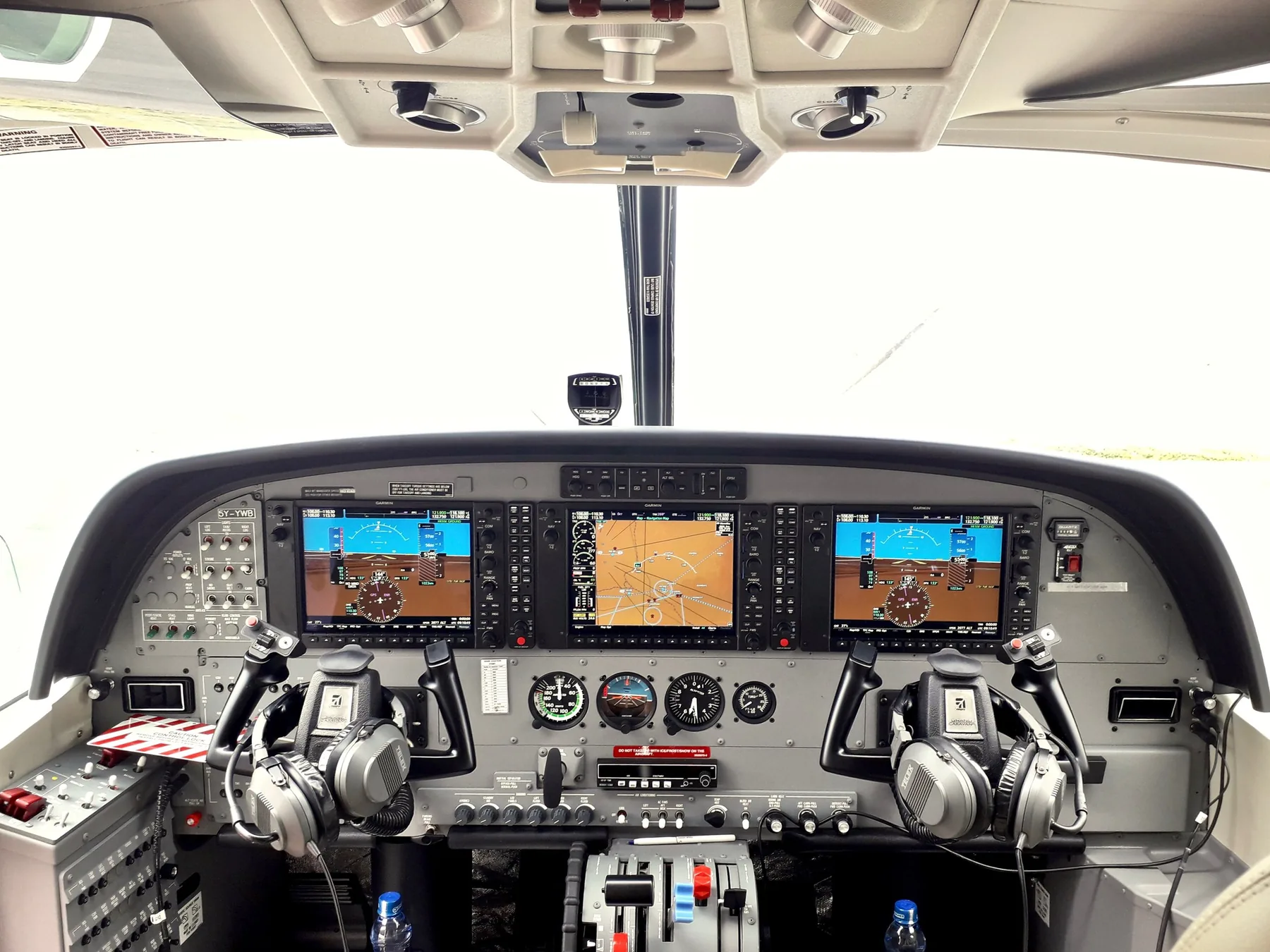 The Caravan's Garmin G1000 flight deck